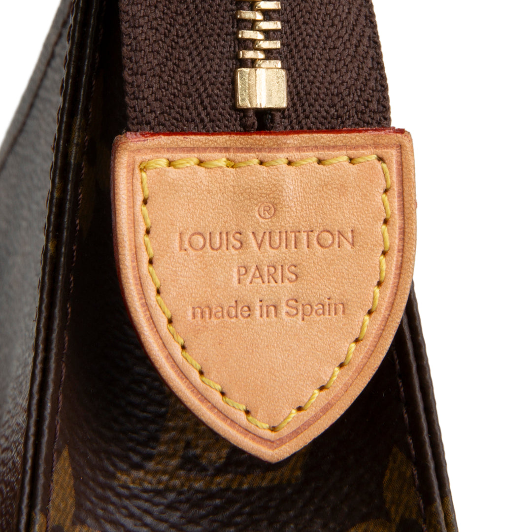 LOUIS VUITTON Toiletry 15 Pouch - Monogram