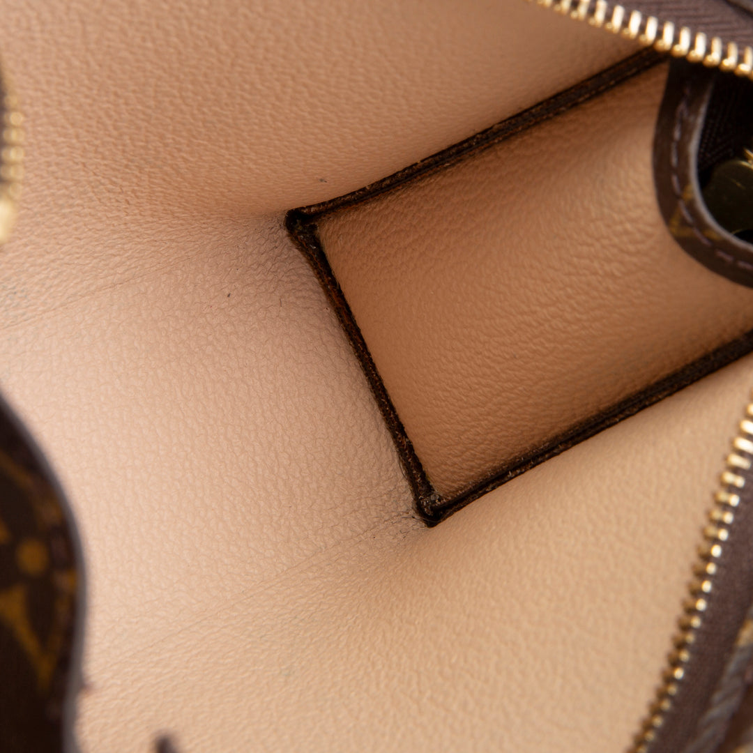 LOUIS VUITTON Toiletry 15 Pouch - Monogram