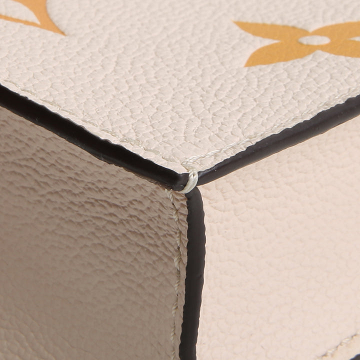 LOUIS VUITTON Petite Sac Plot By the Pool - Giant Monogram
