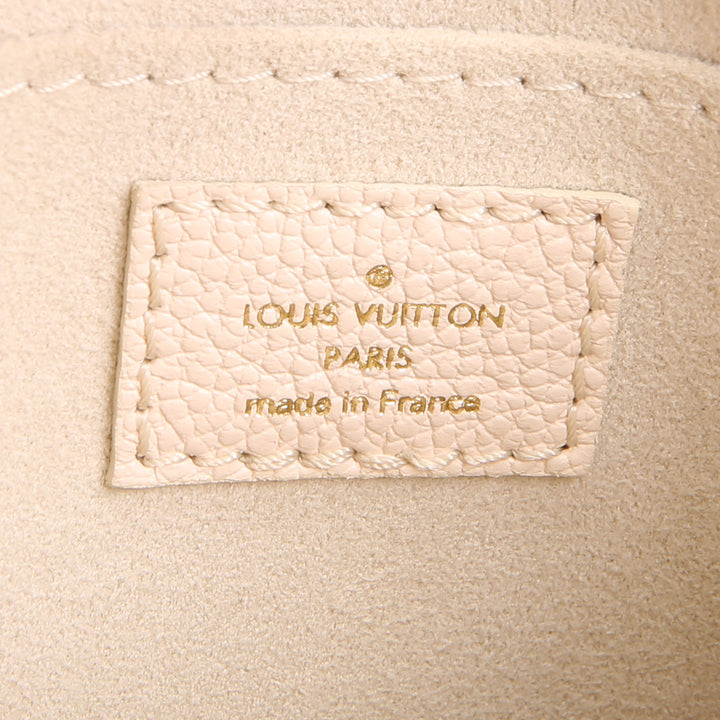 LOUIS VUITTON Petite Sac Plot By the Pool - Giant Monogram