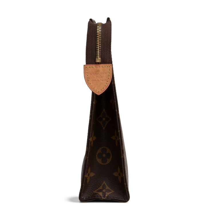 LOUIS VUITTON Monogram Poche Toilette 26