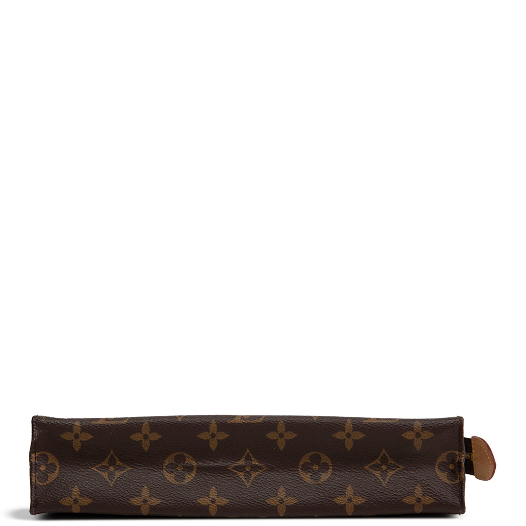 LOUIS VUITTON Monogram Poche Toilette 26