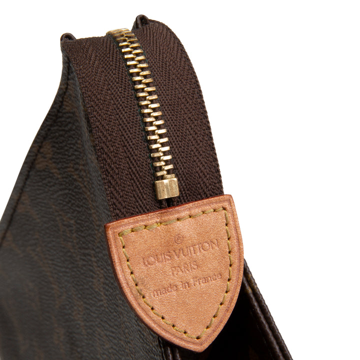 LOUIS VUITTON Monogram Poche Toilette 26