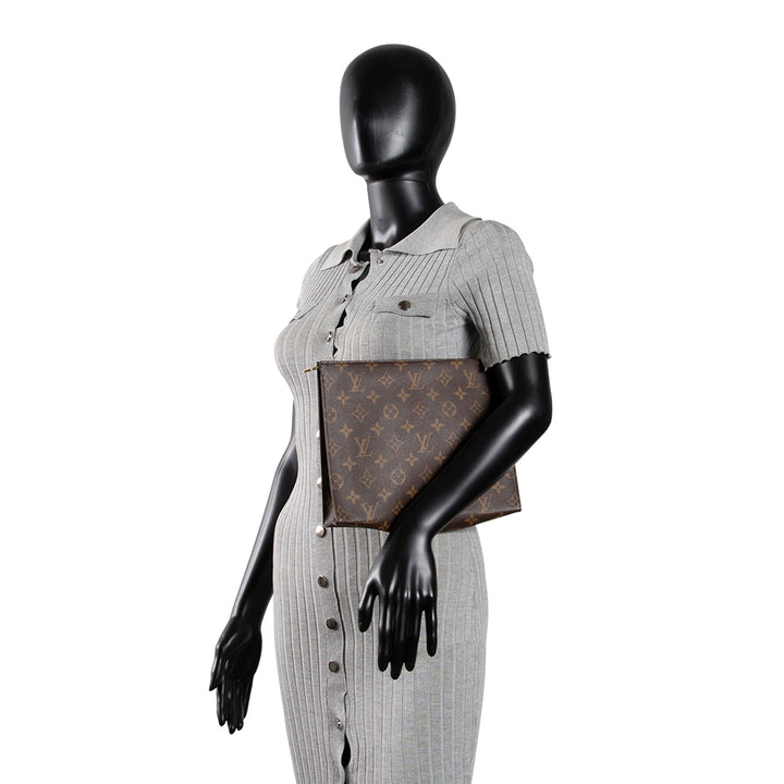 LOUIS VUITTON Monogram Poche Toilette 26
