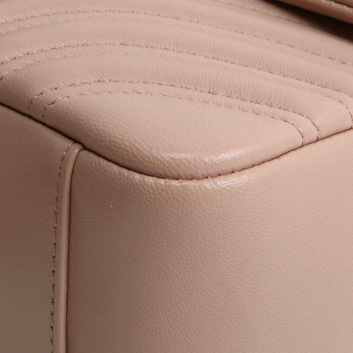 GUCCI GG Marmont Medium Shoulder Bag - Beige