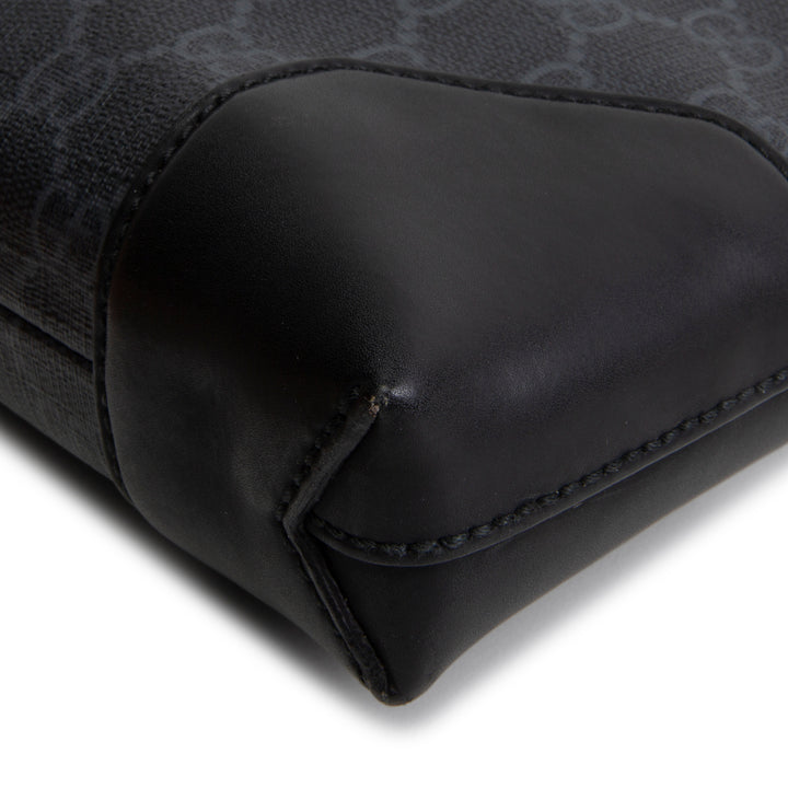 GUCCI GG Supreme Wristlet Pouch - Black