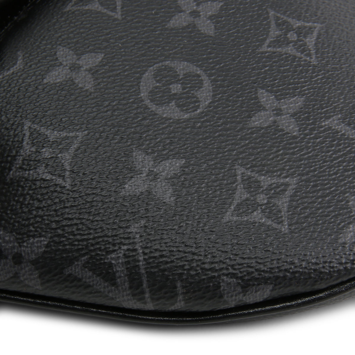 LOUIS VUITTON Monogram Eclipse Discovery Bumbag