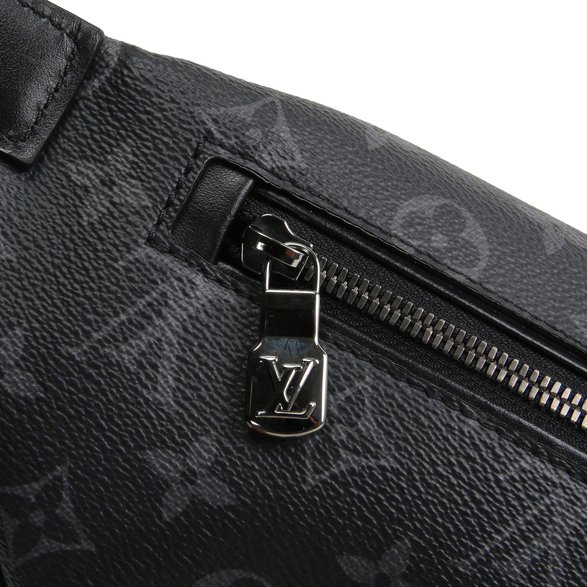 LOUIS VUITTON Monogram Eclipse Discovery Bumbag