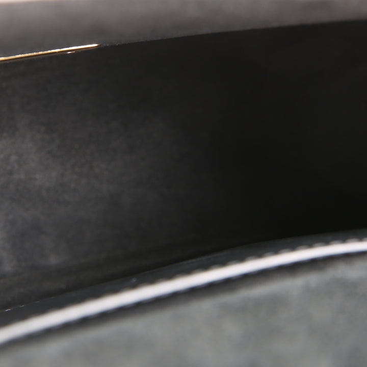 LOUIS VUITTON Reverse Monogram Tilsitt