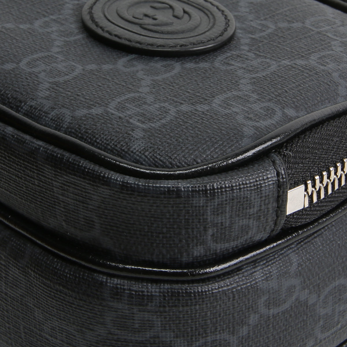 GUCCI GG Supreme Mini Messenger Bag - Black