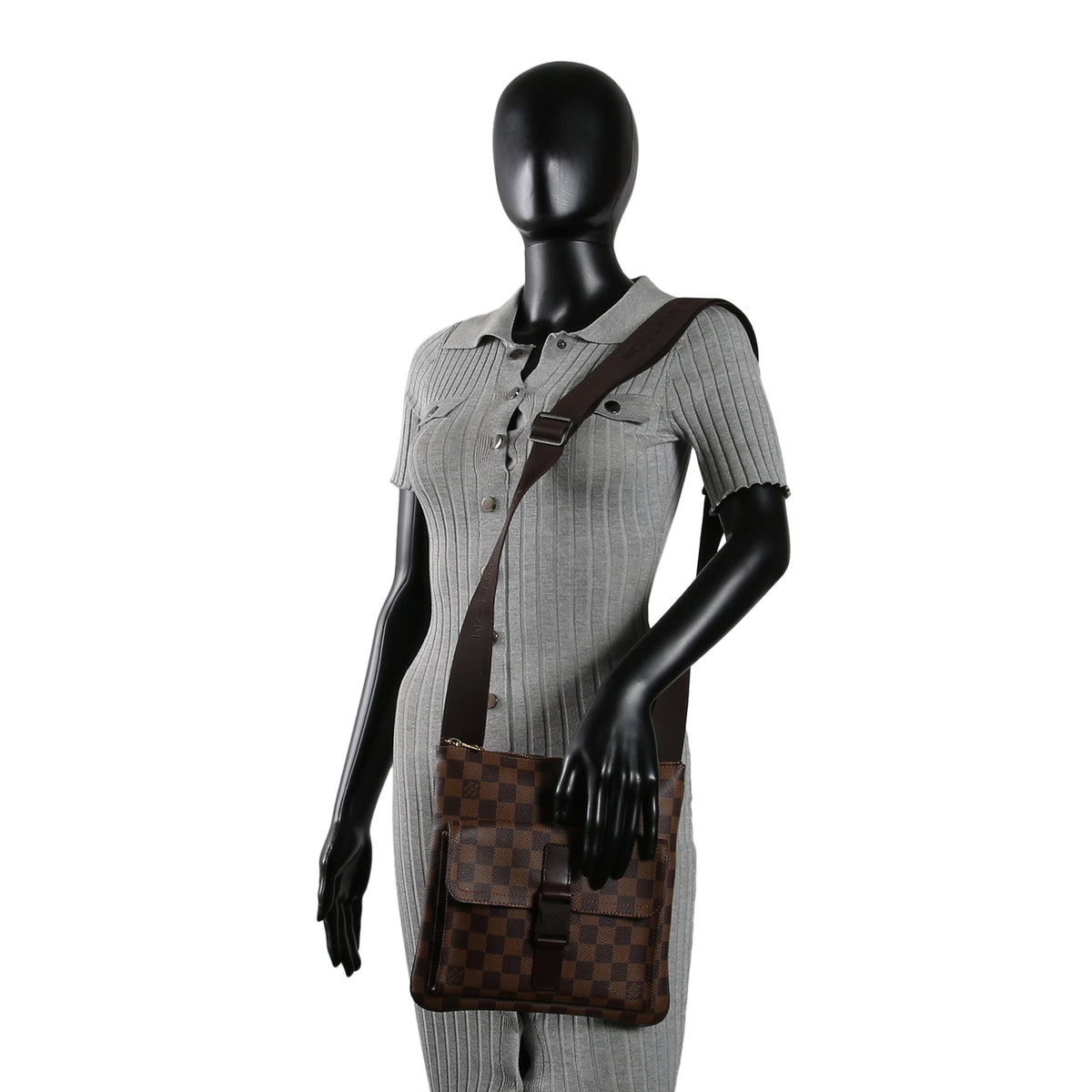 LOUIS VUITTON Pochette Melville Damier Ebene