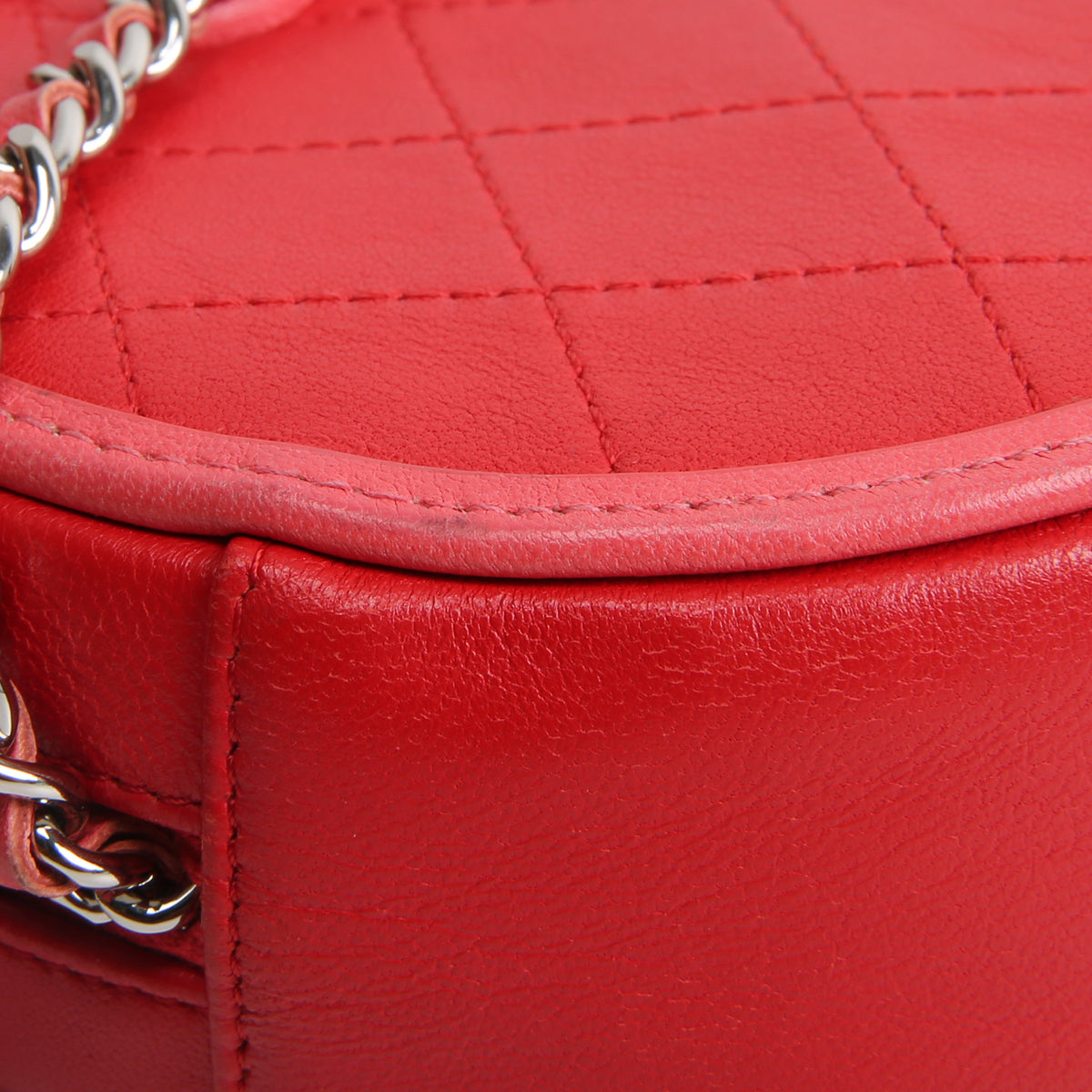 CHANEL CC Color Pop Round Clutch with Chain