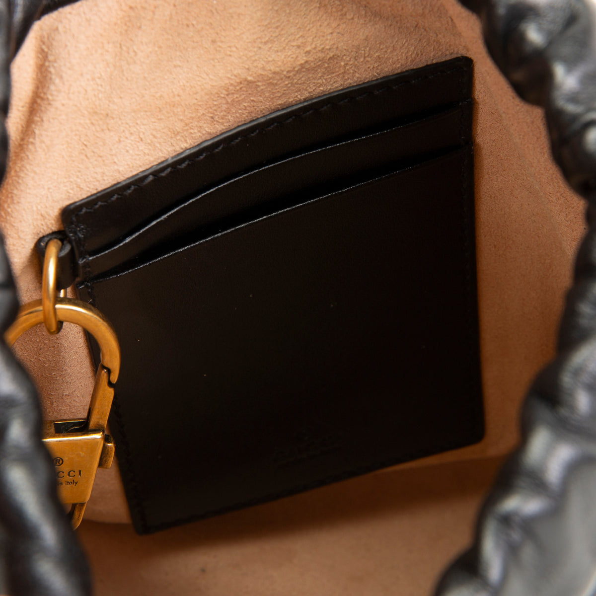 GUCCI GG Marmont Matelasse Mini Bucket Bag - Black
