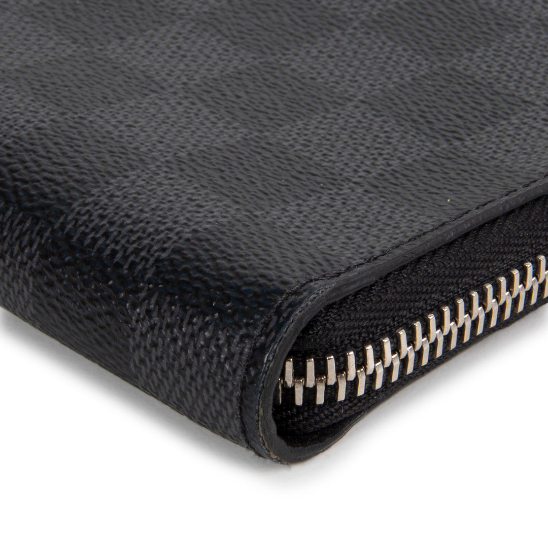 LOUIS VUITTON Damier Graphite Pochette Jour GM