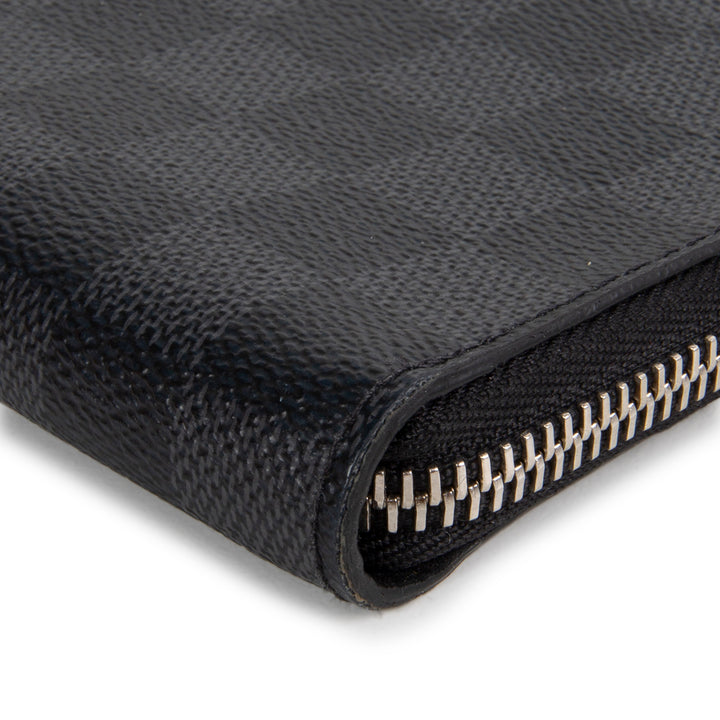LOUIS VUITTON Damier Graphite Pochette Jour GM