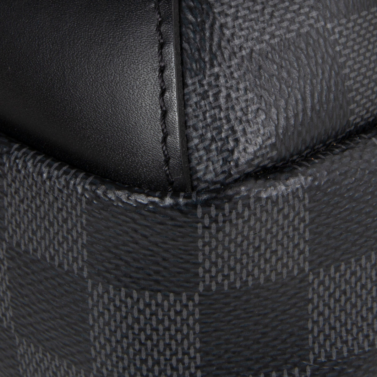 LOUIS VUITTON Avenue Sling Damier Graphite