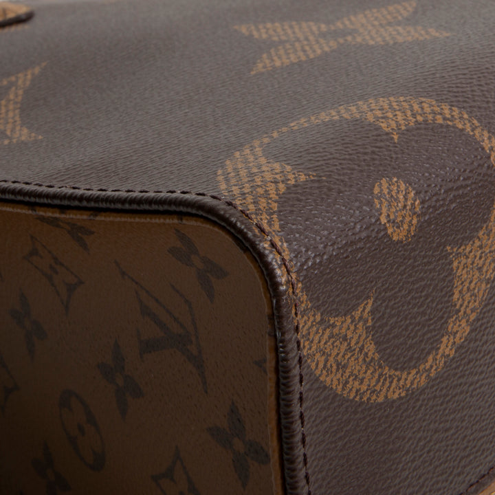 LOUIS VUITTON Giant Monogram Reverse OnTheGo MM