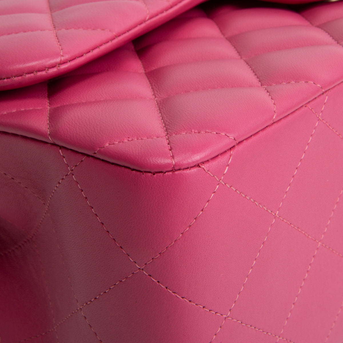 CHANEL Jumbo Quilted Lambskin Double Flap - Pink