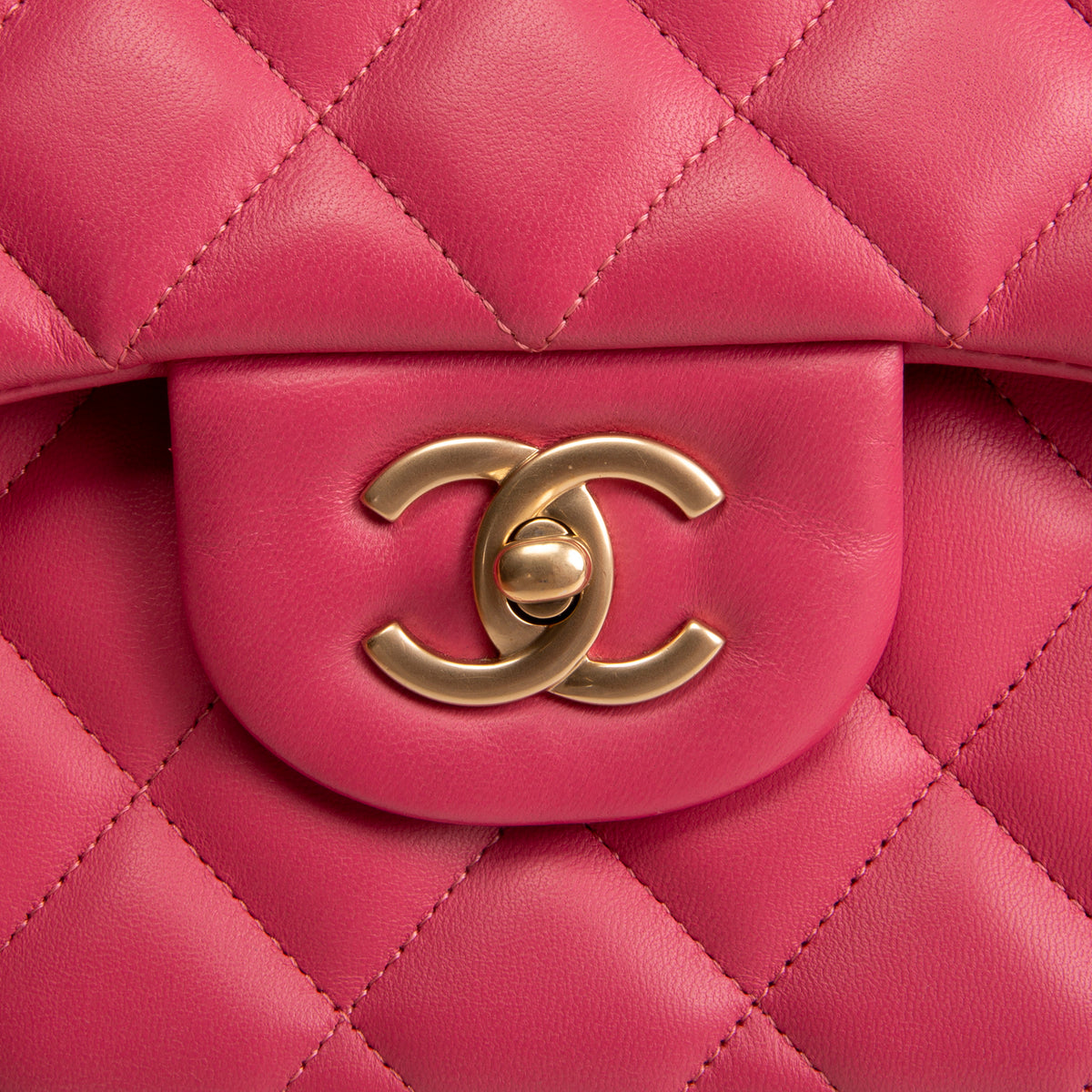 CHANEL Jumbo Quilted Lambskin Double Flap - Pink
