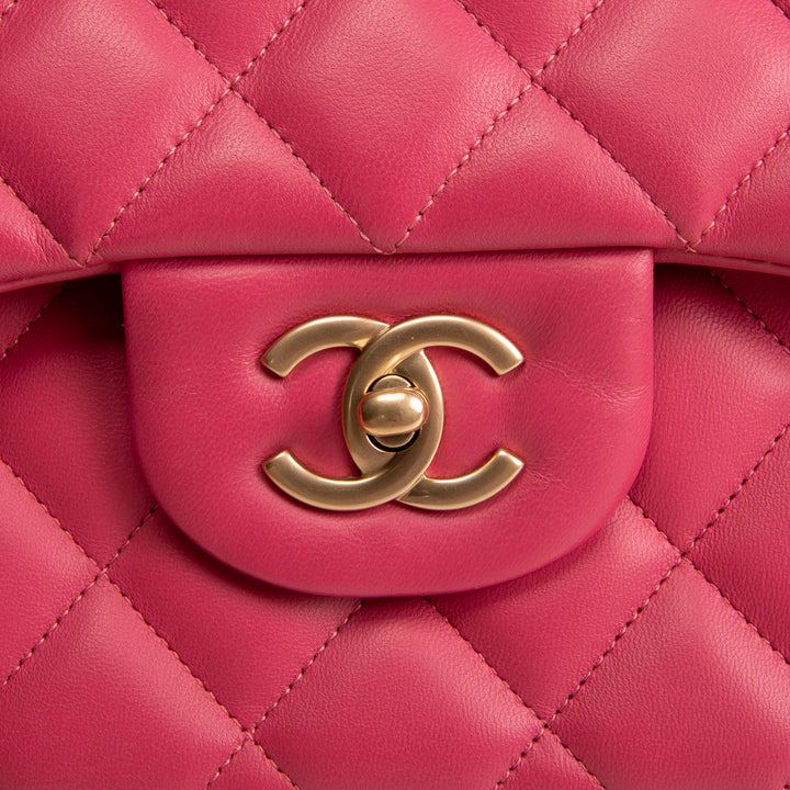 CHANEL Jumbo Quilted Lambskin Double Flap - Pink