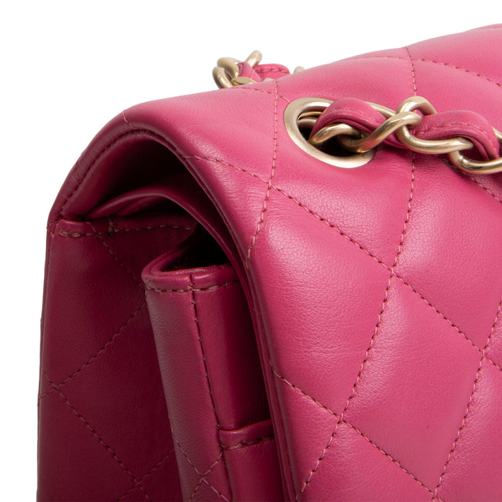 CHANEL Jumbo Quilted Lambskin Double Flap - Pink
