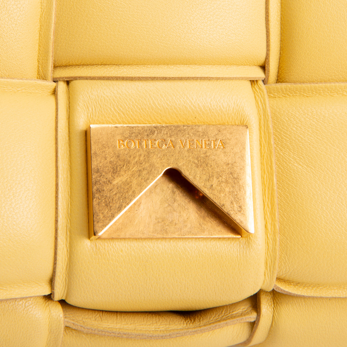 BOTTEGA VENETA Chain Intrecciato Cassette Shoulder Bag - Yellow