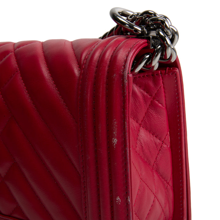 CHANEL Chevron Quilted Medium Boy Flap Bag OUTLET FINAL SALE