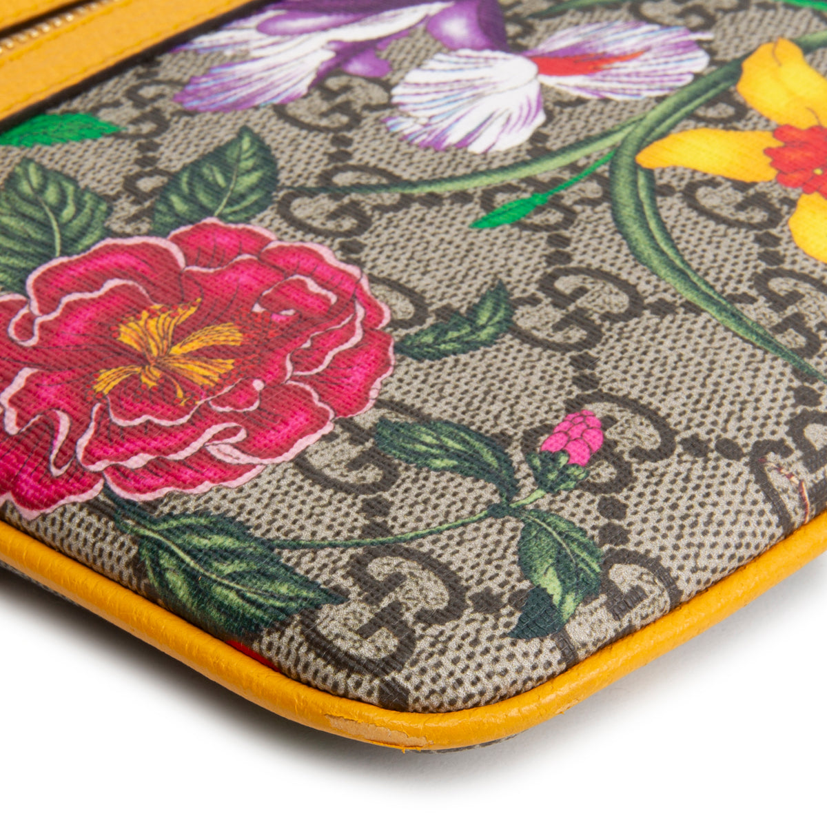GUCCI GG Supreme Flora Pouch