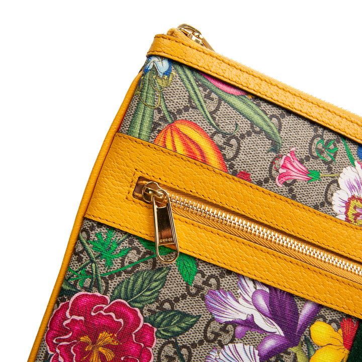 GUCCI GG Supreme Flora Pouch
