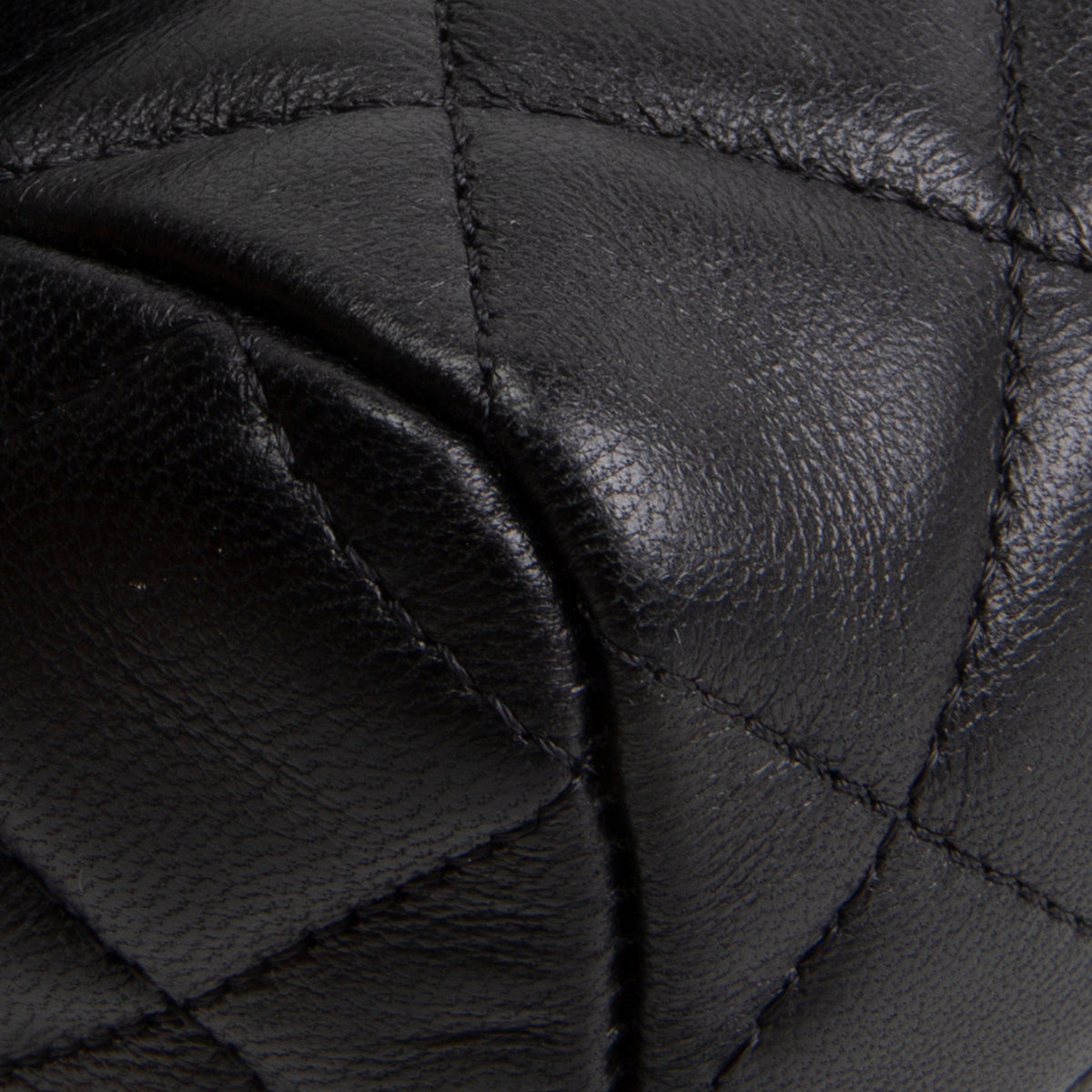 CHANEL Lambskin Quilted Flap Cosmetic Case - Black