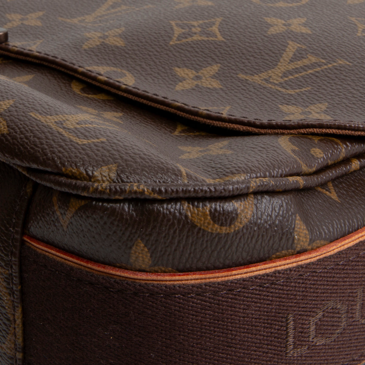 LOUIS VUITTON Beauborg Monogram Messenger Babur
