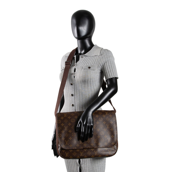 LOUIS VUITTON Beauborg Monogram Messenger Babur