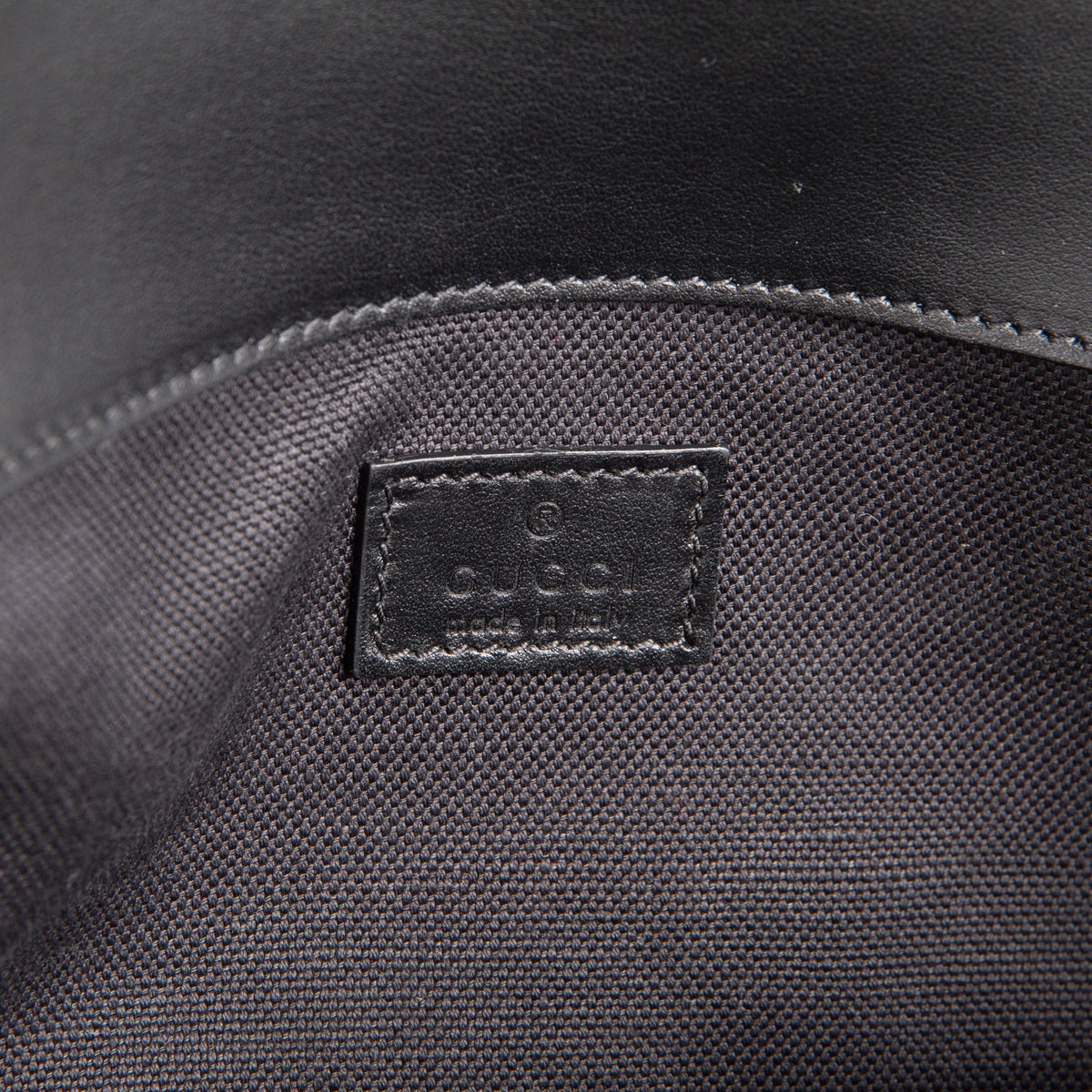 GUCCI GG Marmont Shoulder Bag - Black