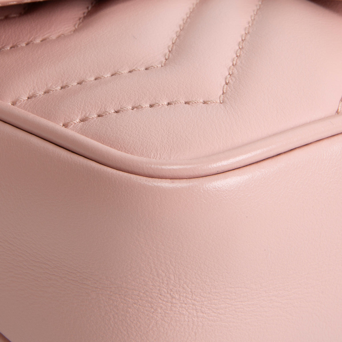 GUCCI GG Marmont Matelasse Monochrome Shoulder Bag