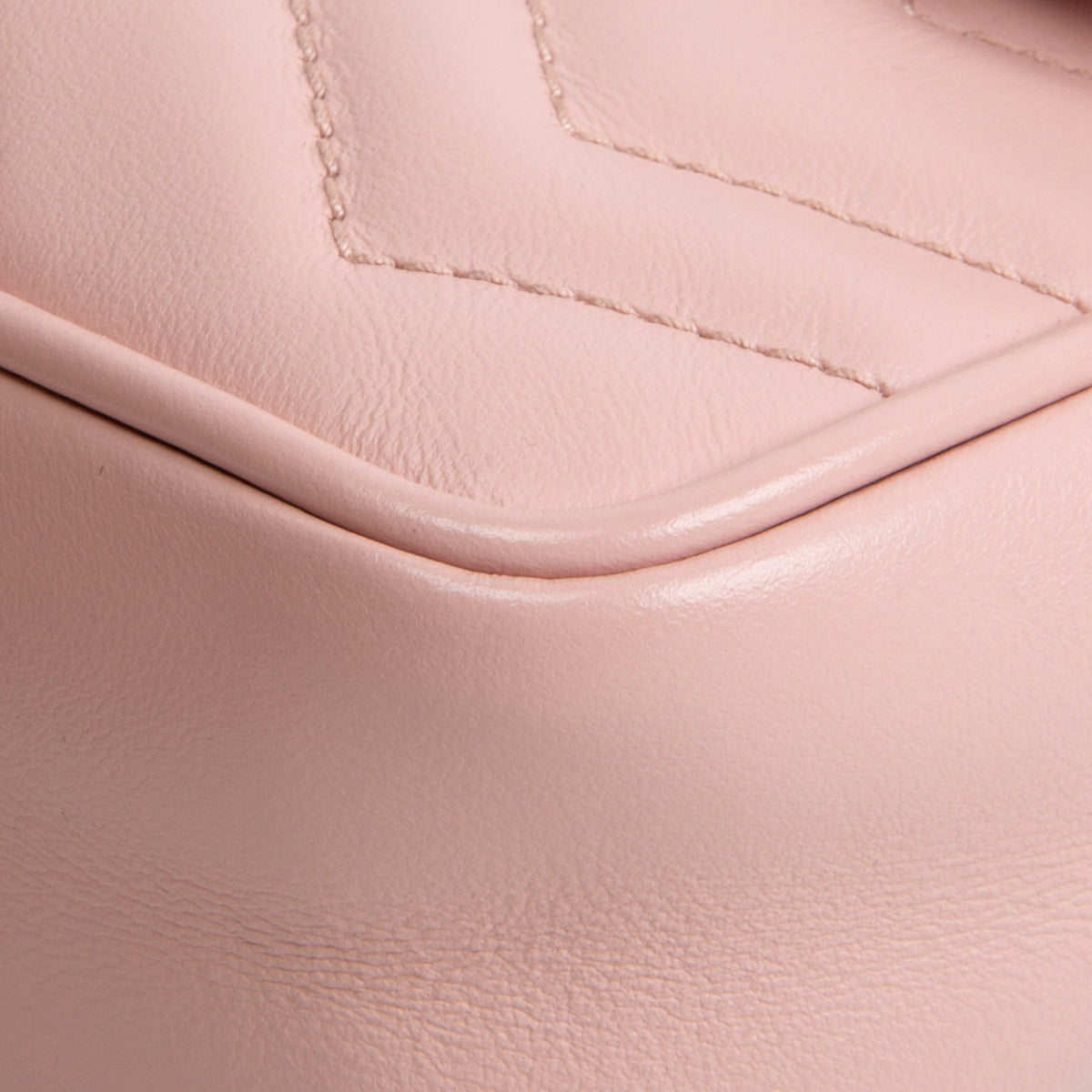 GUCCI GG Marmont Matelasse Monochrome Shoulder Bag
