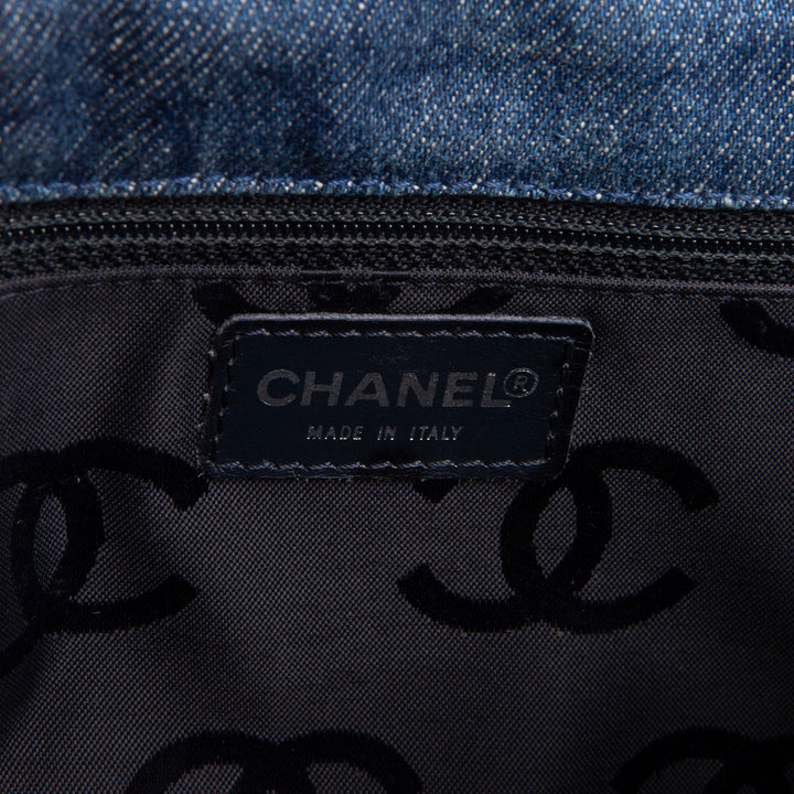 CHANEL Vintage Denim Lucite Flap Bag - Blue