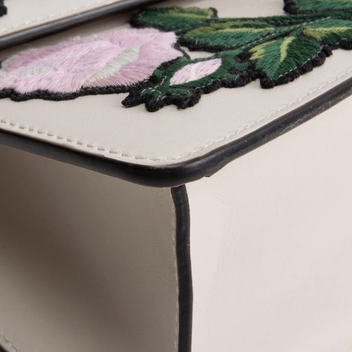 GUCCI Small Embroidered Sylvie - White