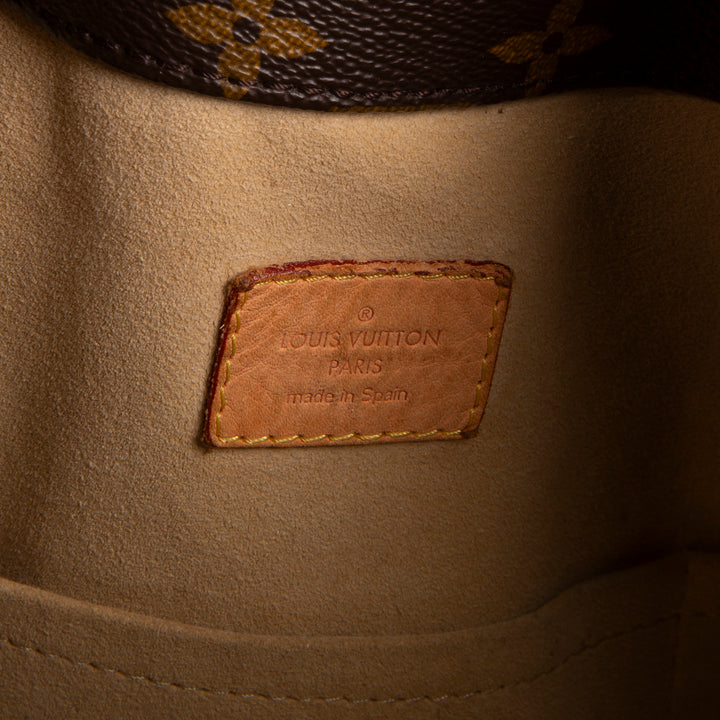 LOUIS VUITTON Monogram Artsy MM