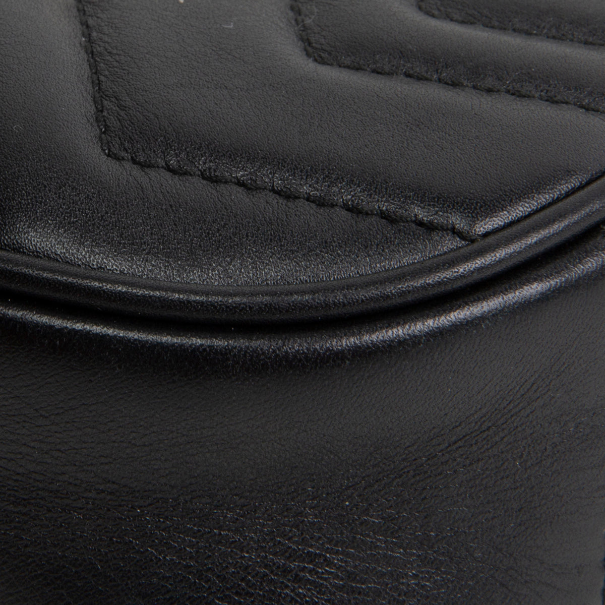 GUCCI Leather Marmont Belt Bag - Black