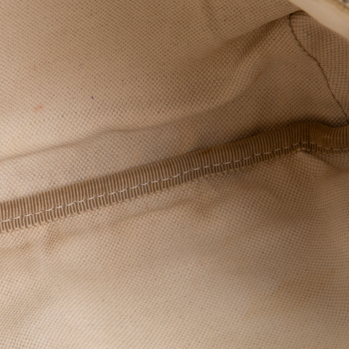 GUCCI Logo Grained Leather Belt Bag