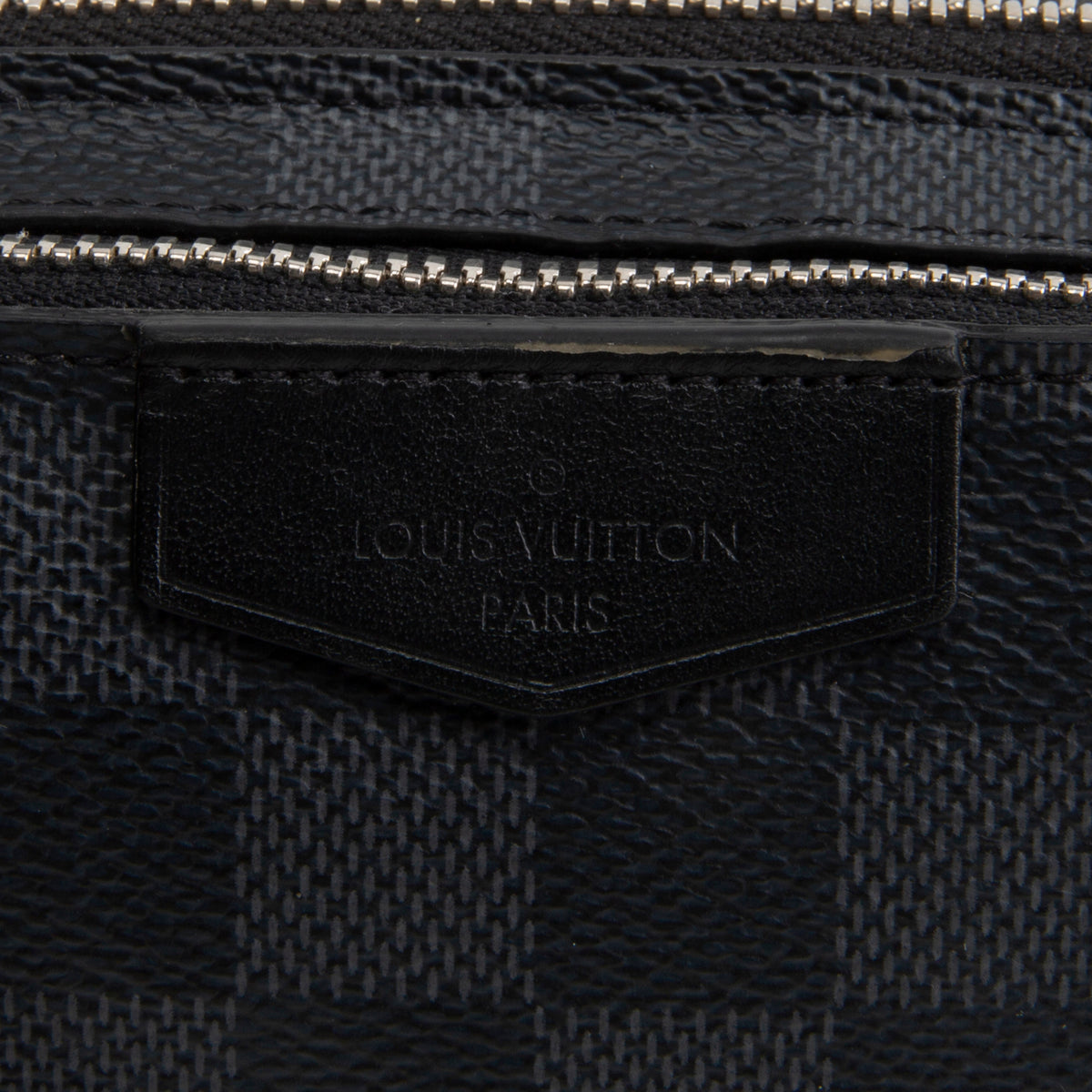 LOUIS VUITTON Damier Graphite Alpha Wearable Wallet
