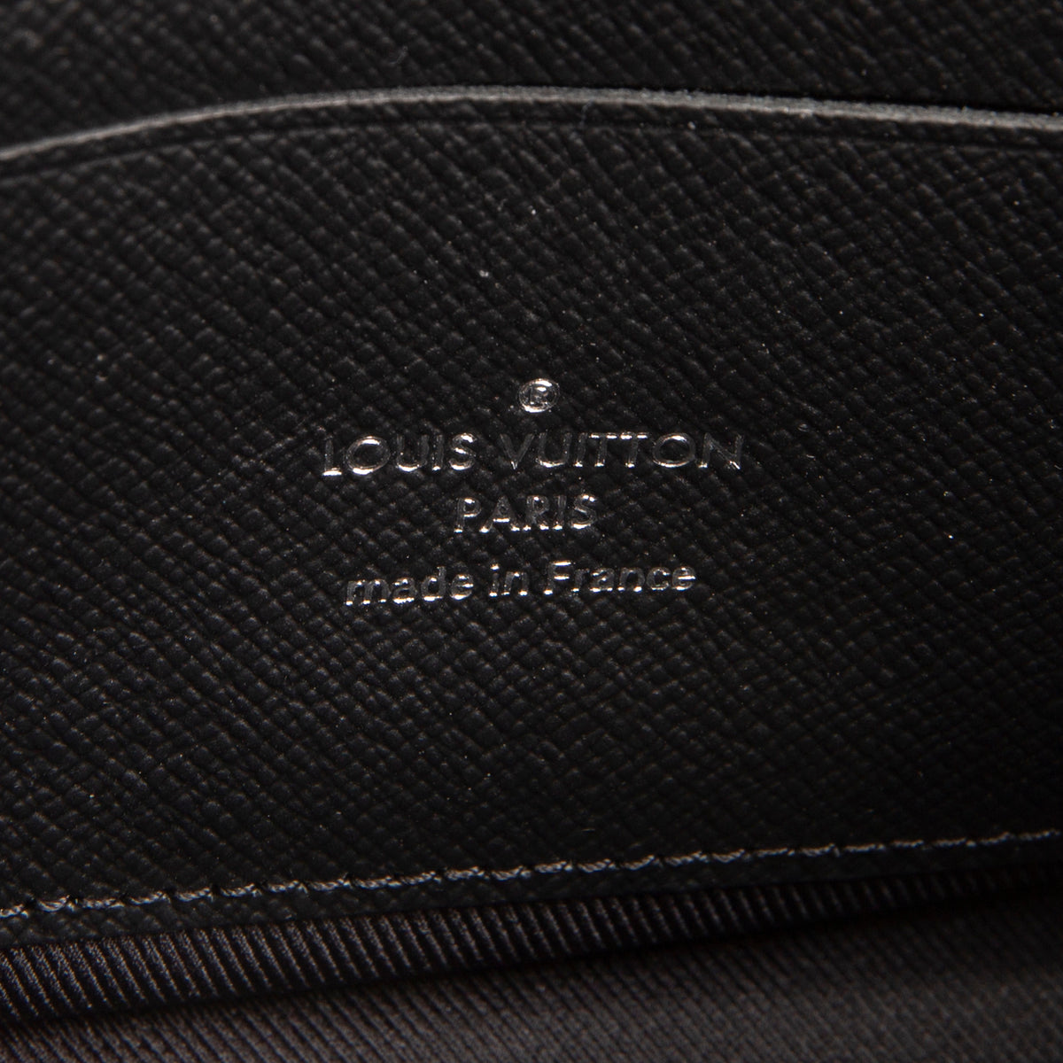 LOUIS VUITTON Damier Graphite Alpha Wearable Wallet