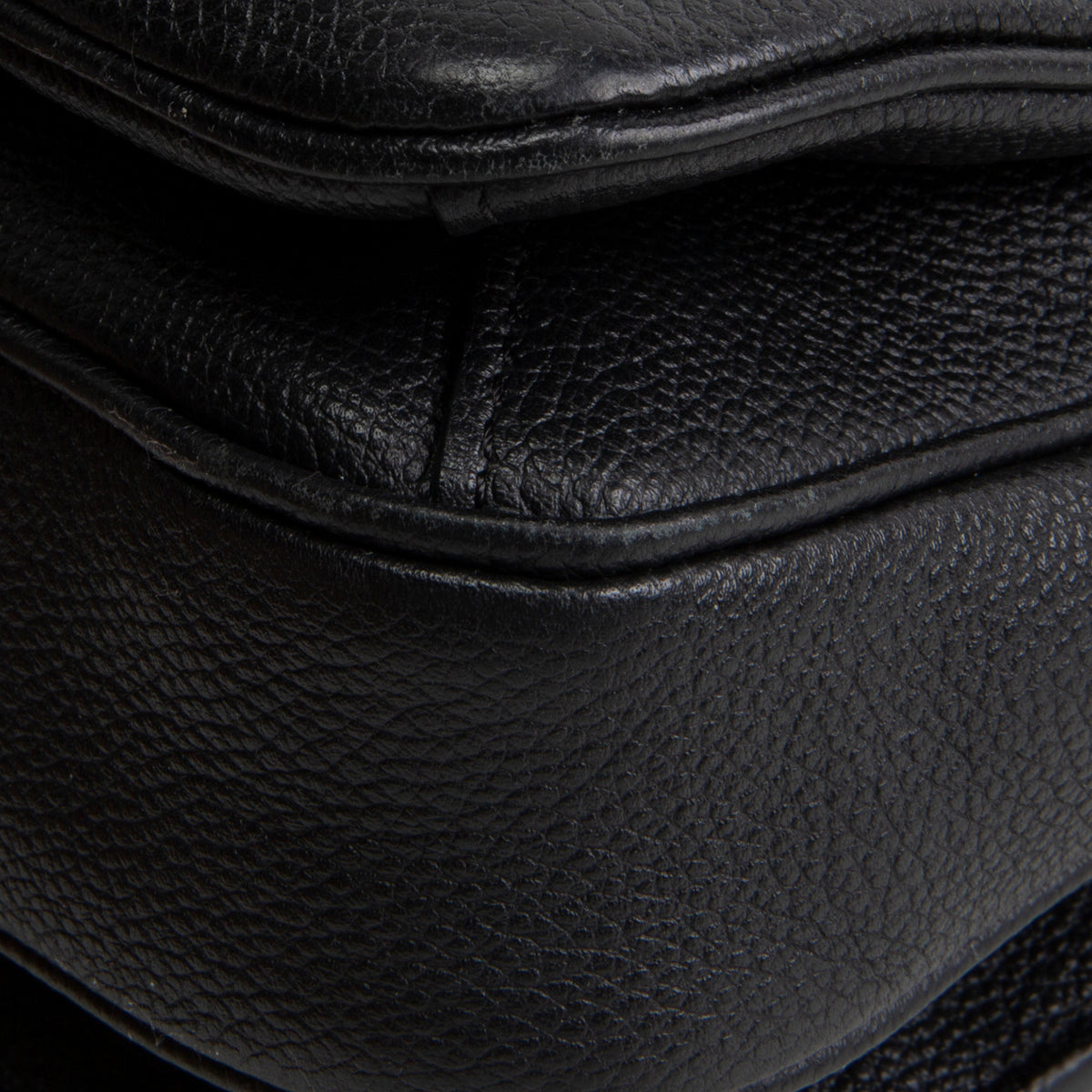 LOUIS VUITTON Pochette Metis Empreinte Black