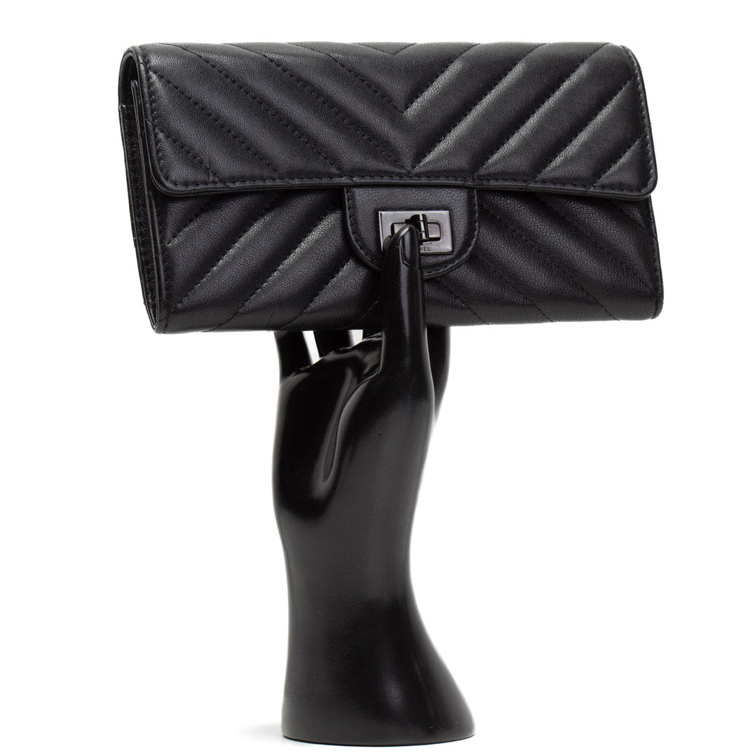 CHANEL SoBlack Chevron Re-Issue Wallet - Black