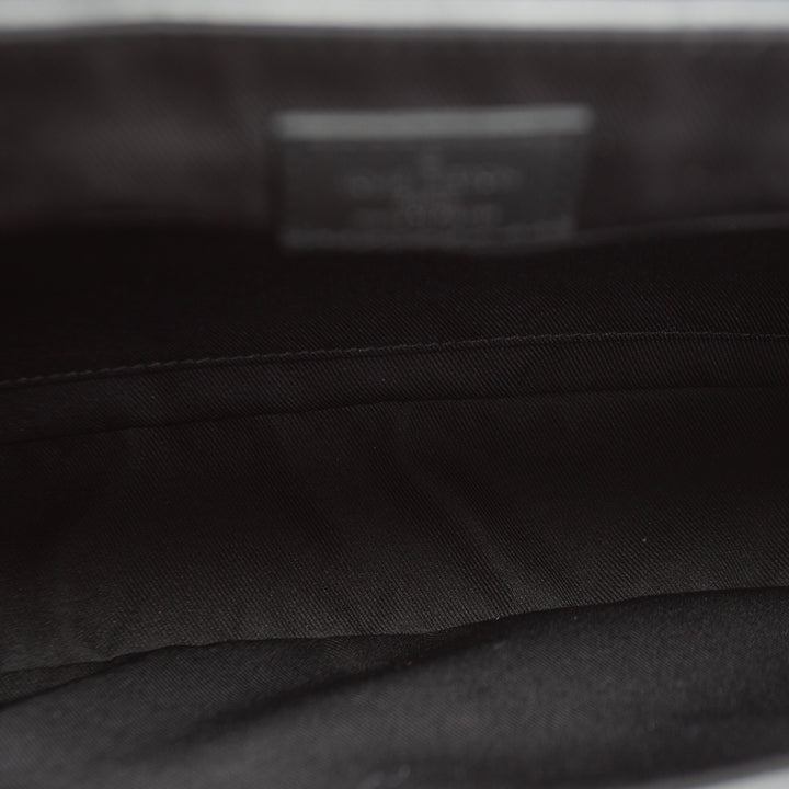 LOUIS VUITTON Damier Infini District Messenger PM - Black