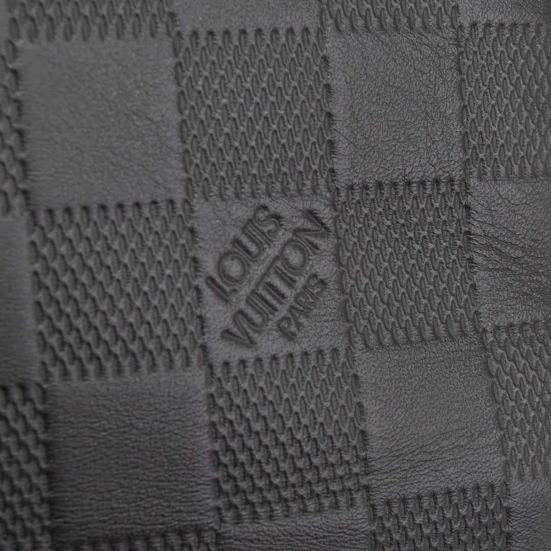 LOUIS VUITTON Damier Infini District Messenger PM - Black