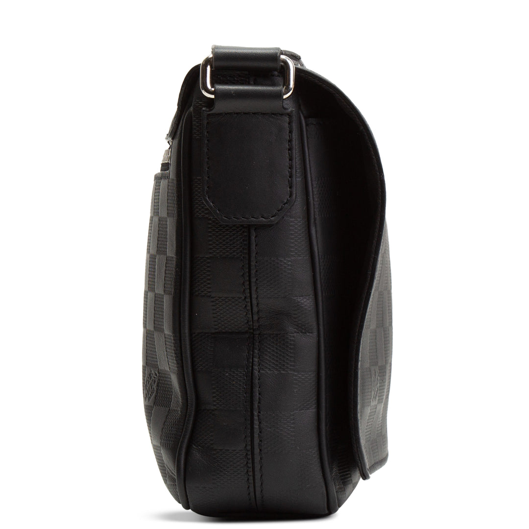 LOUIS VUITTON Damier Infini District Messenger PM - Black