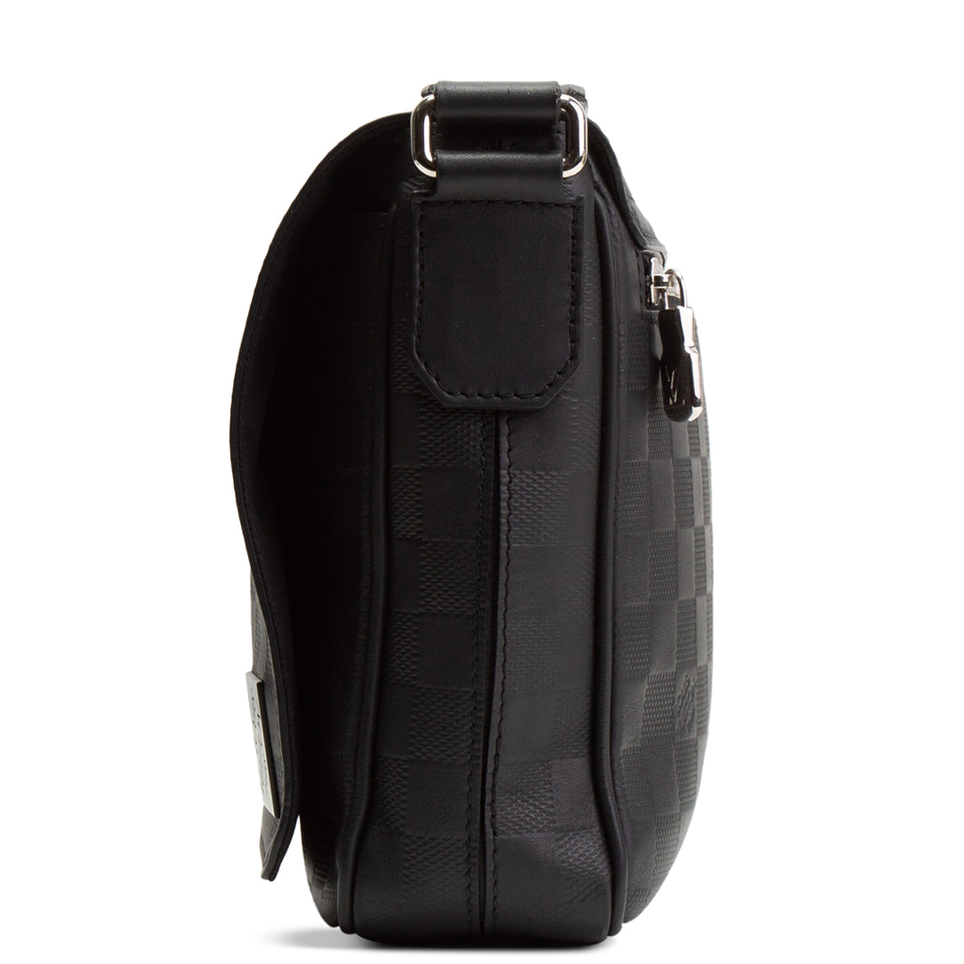 LOUIS VUITTON Damier Infini District Messenger PM - Black