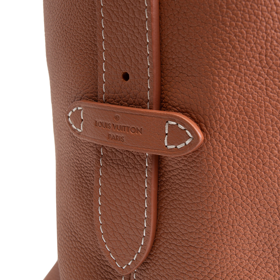 LOUIS VUITTON Low Key Hobo MM