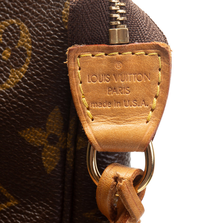 LOUIS VUITTON Monogram Pochette Accessoires